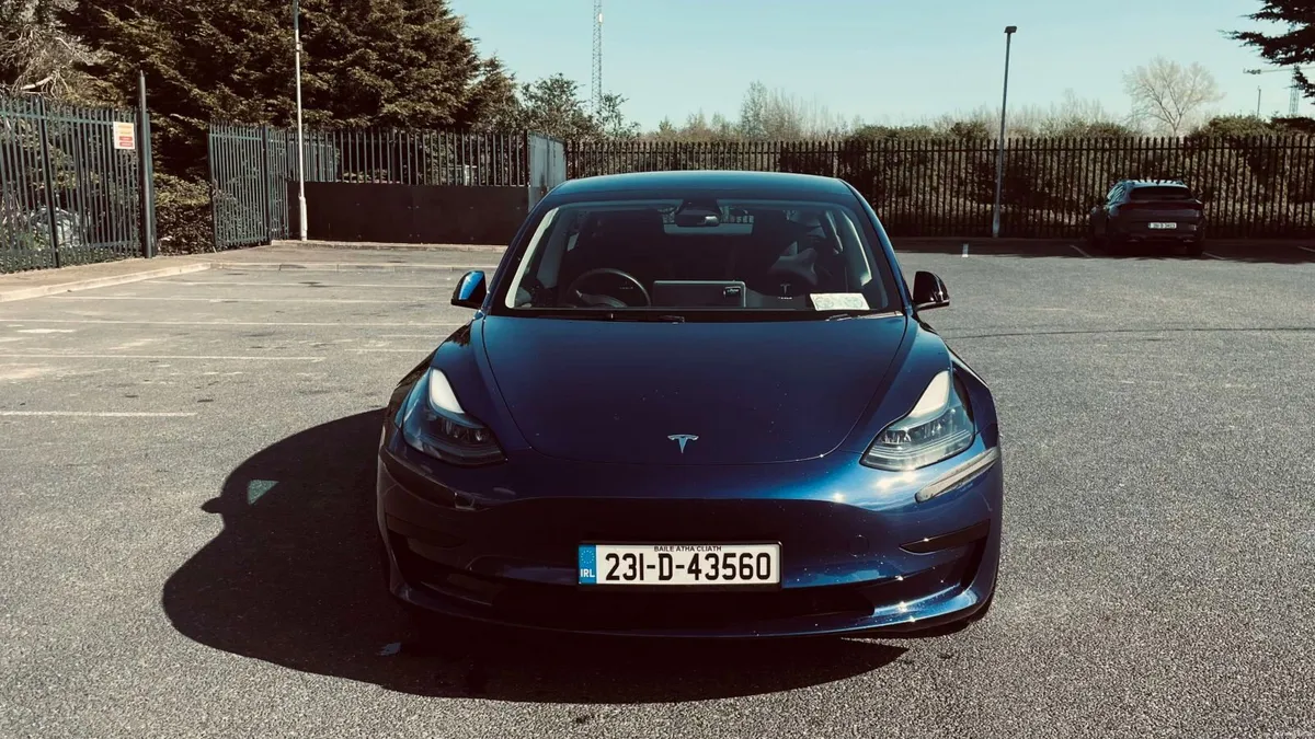 2023 Tesla Model 3 RWD Deep Blue EAP 19" - Image 4
