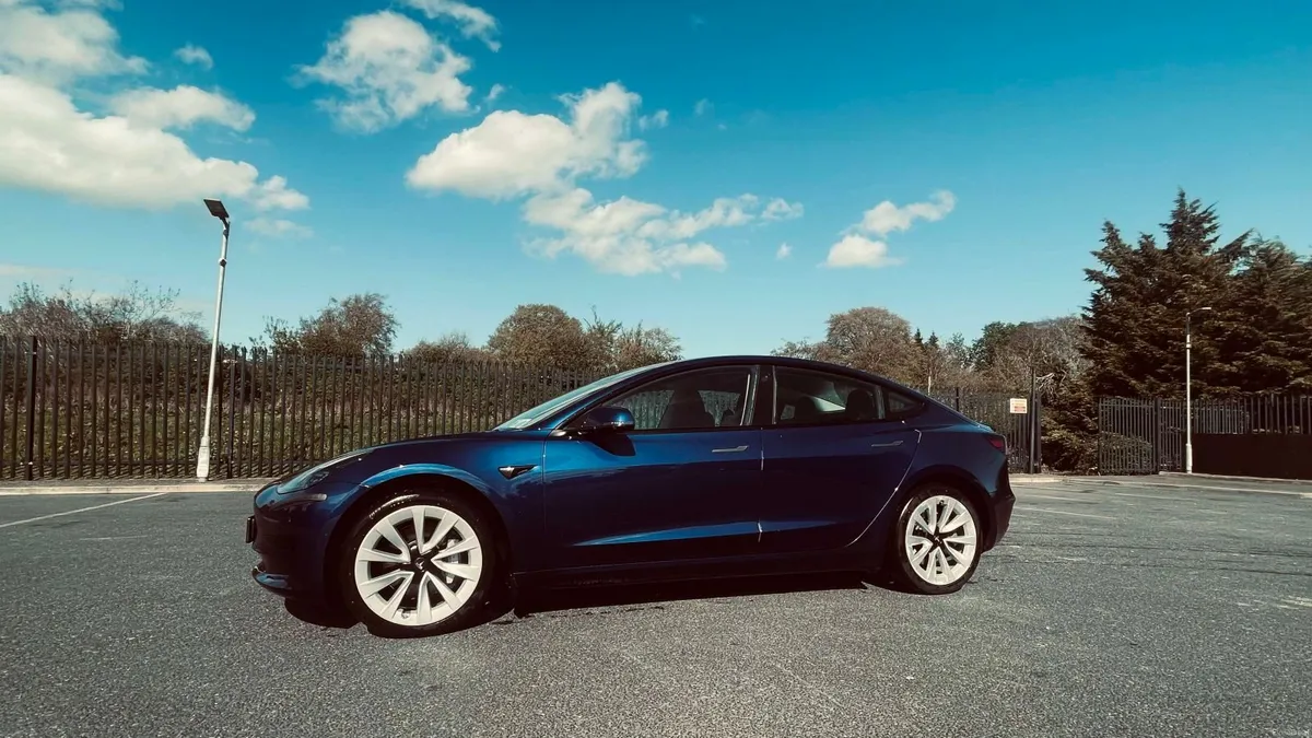 2023 Tesla Model 3 RWD Deep Blue EAP 19" - Image 1