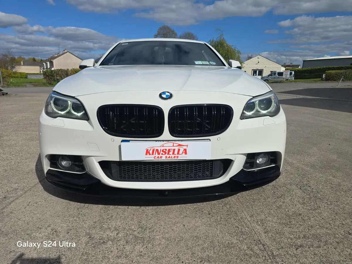 BMW 5-Series 520d M Sport MINT - Image 2