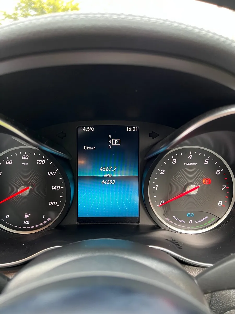 Mercedes-Benz C-Class 2018 - Image 2