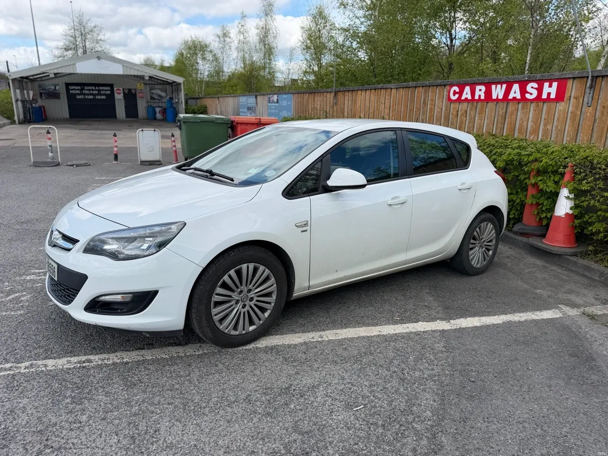 OPEL ASTRA 1.4 244KM loads of service history - Image 3