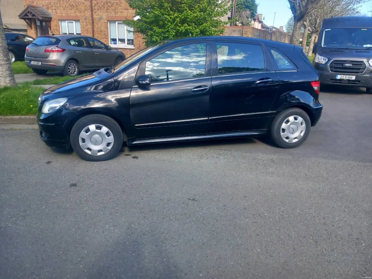 06 Mercedes B 1.5 Petrol Manual - Image 4