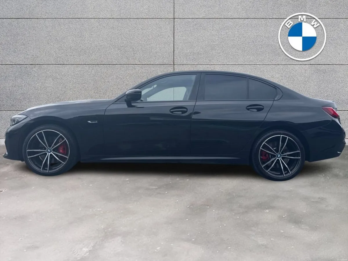 BMW 3-Series 330e M Sport Saloon - Image 4