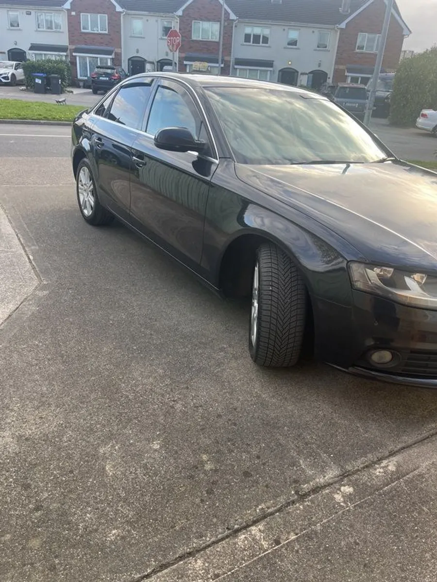 2010 Audi A4 - Image 2