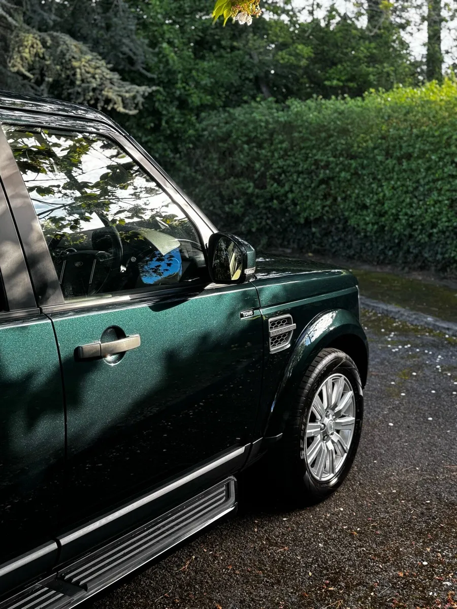 Land Rover Discovery 4(10/26 DOE) - Image 1