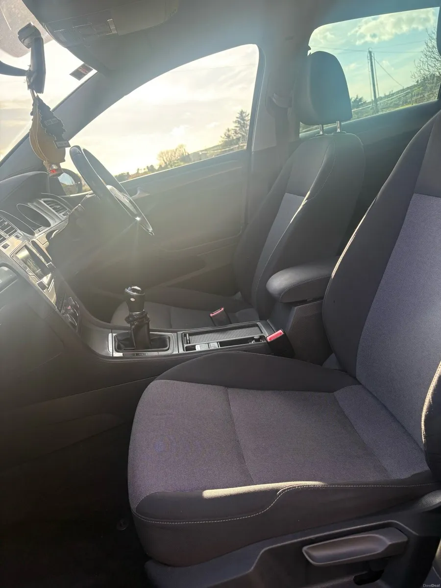 Volkswagen Golf - Image 4