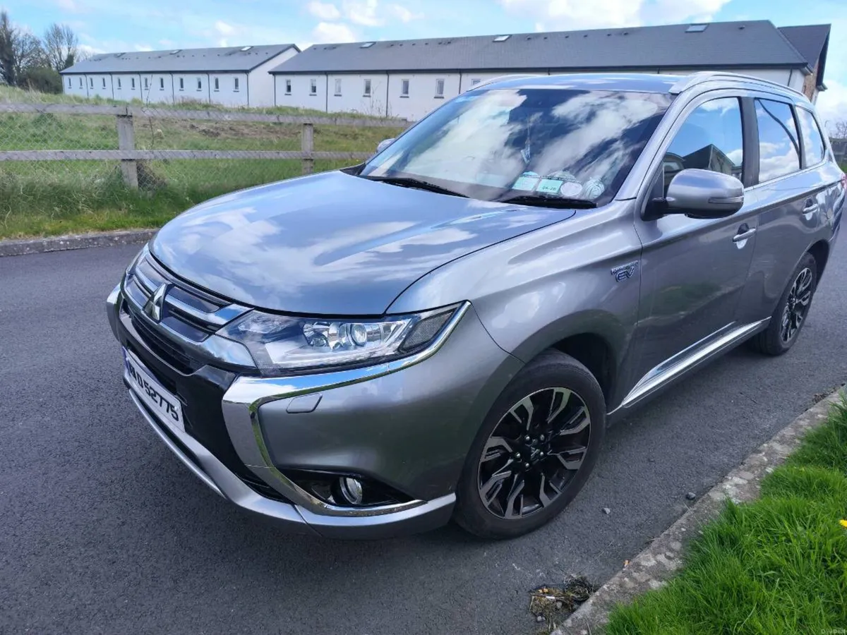 Mitsubishi outlander 2018 PHEV - Image 3
