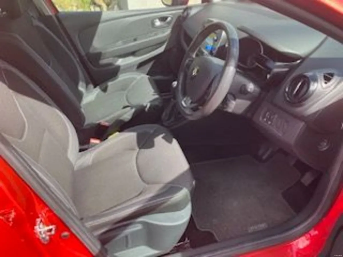 Renault Clio 2017 Low Milage - Image 4