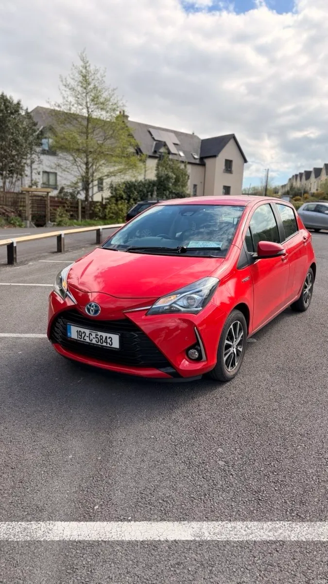 192 Toyota Yaris 1.5 Hybrid, LOW MILES, - Image 1