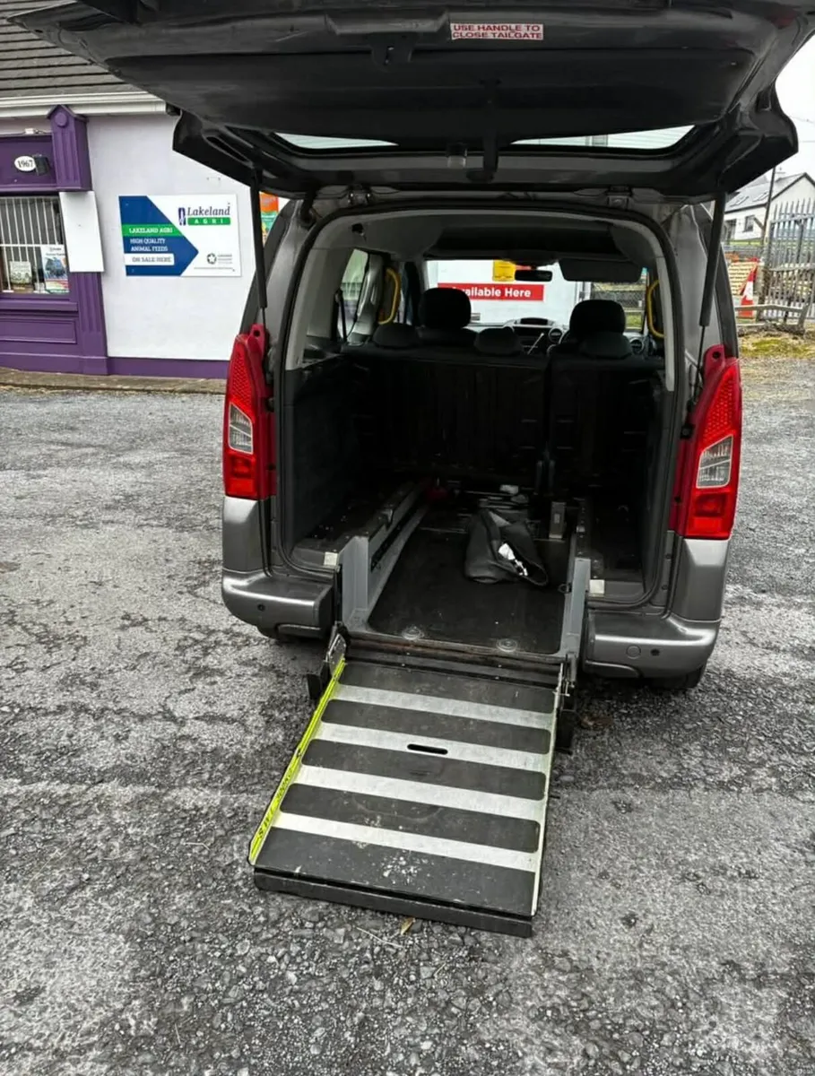 Peugeot partner wheelchair accessible no nct taxed - Image 4