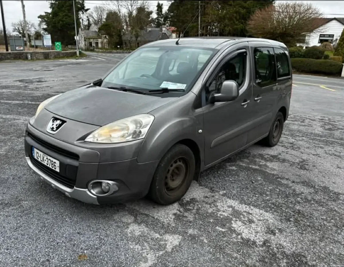 Peugeot partner wheelchair accessible no nct taxed - Image 1