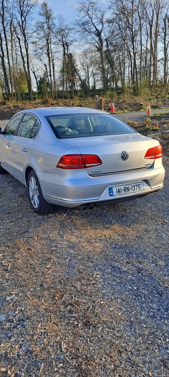 Volkswagen Passat 2014 - Image 2