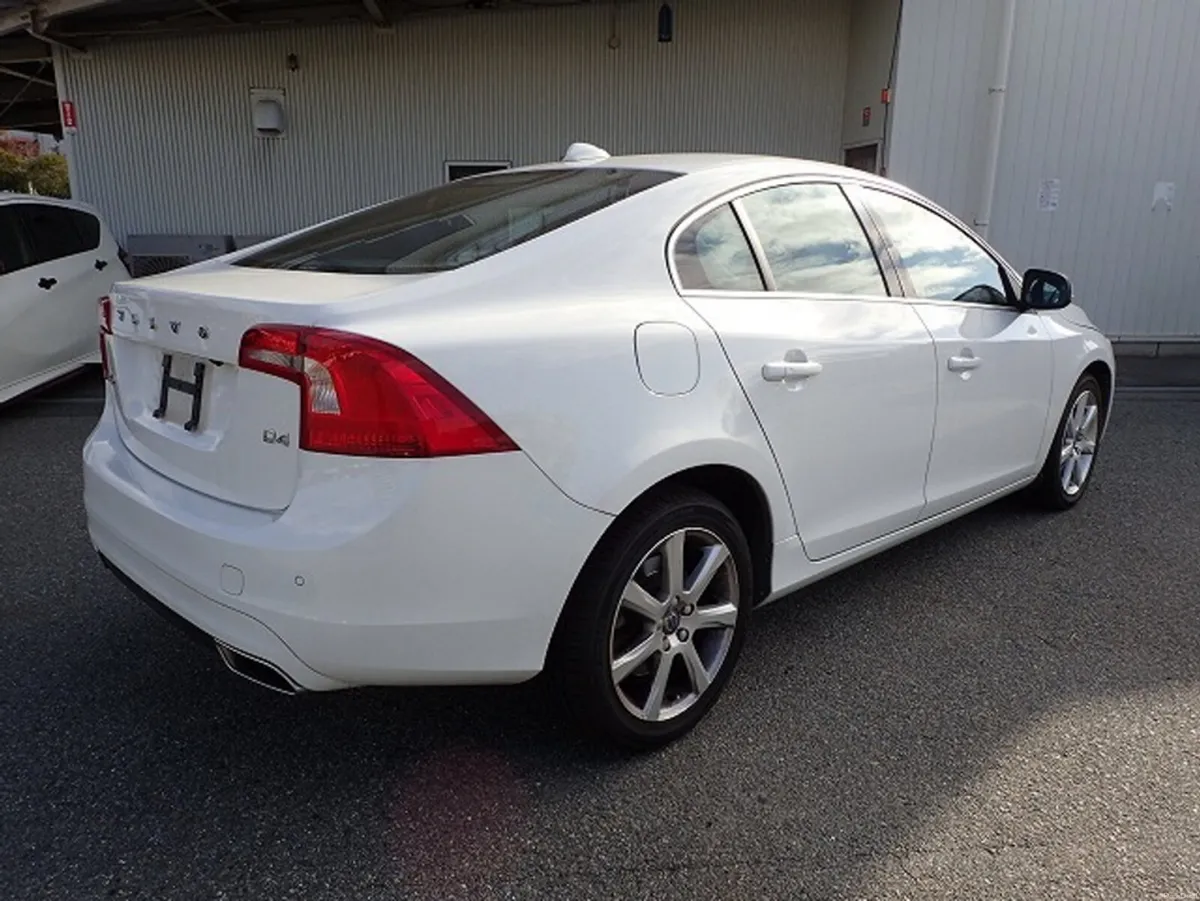 Volvo S60 2.0 D4 SE DYNAMIC PLUS DIESEL AUTOMATIC - Image 2