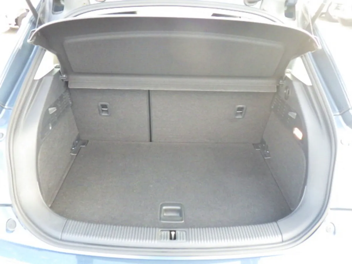 Audi A1 1.0TFSi SPORT (TWO TONE) AUTOMATIC - Image 4