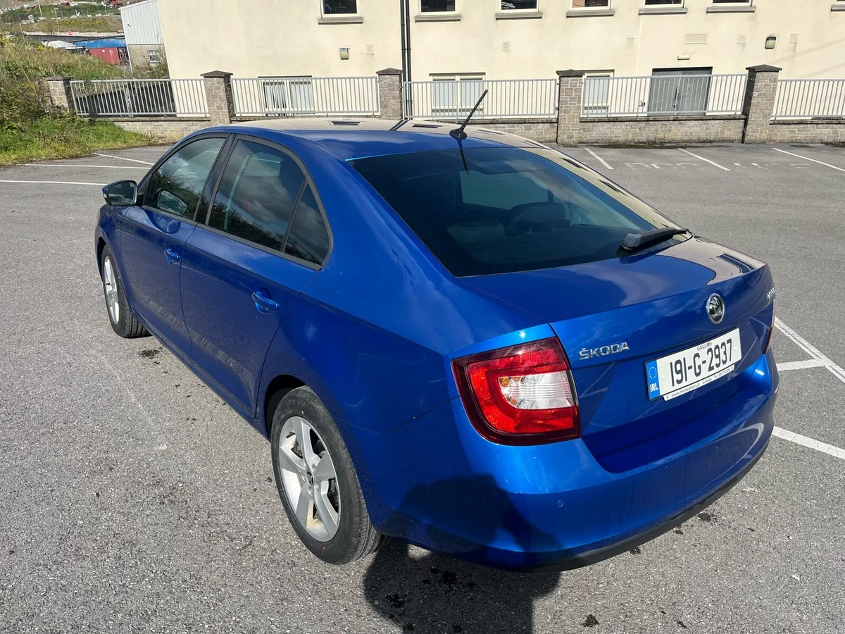 Skoda Rapid - Image 4