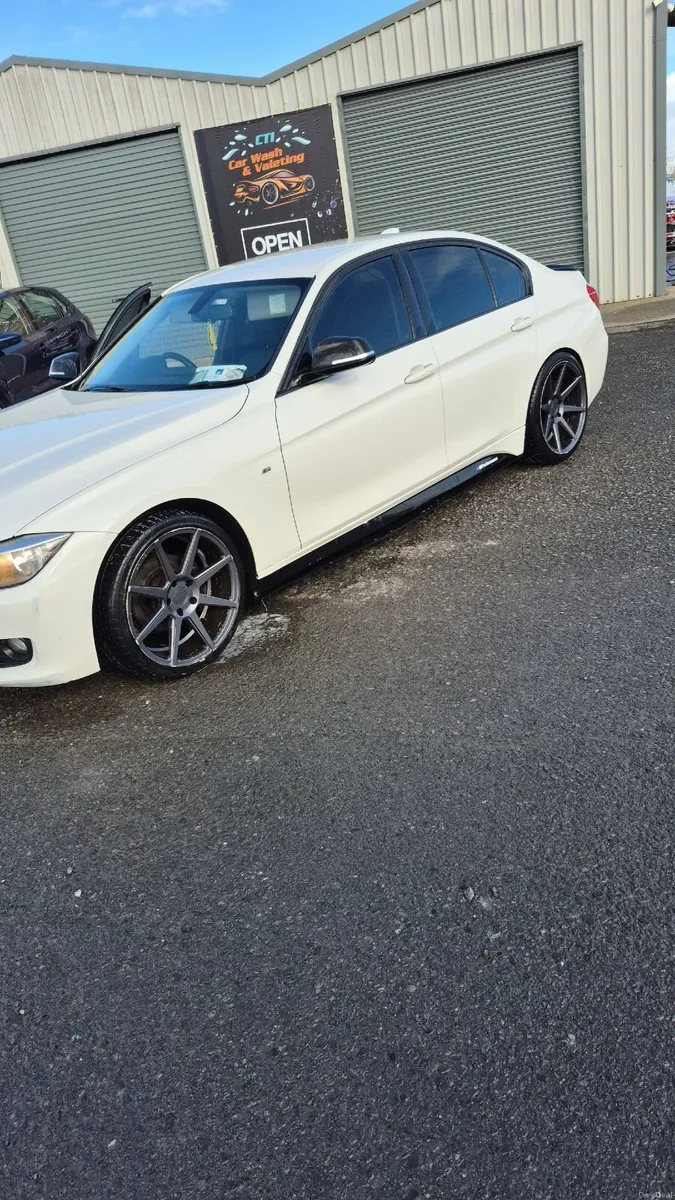 BMW 3-Series 2012 - Image 4