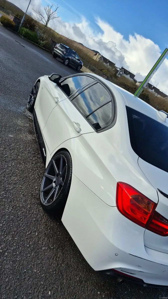 BMW 3-Series 2012 - Image 2