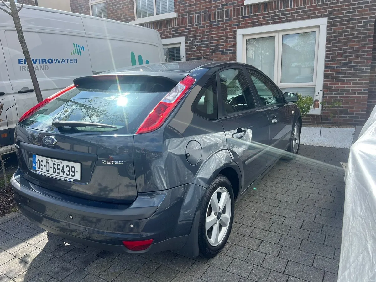 Ford Focus Zetec 1.6 - Image 2