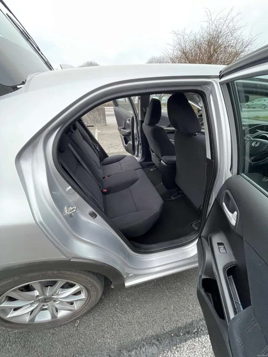 Honda Civic 2012 - Image 1