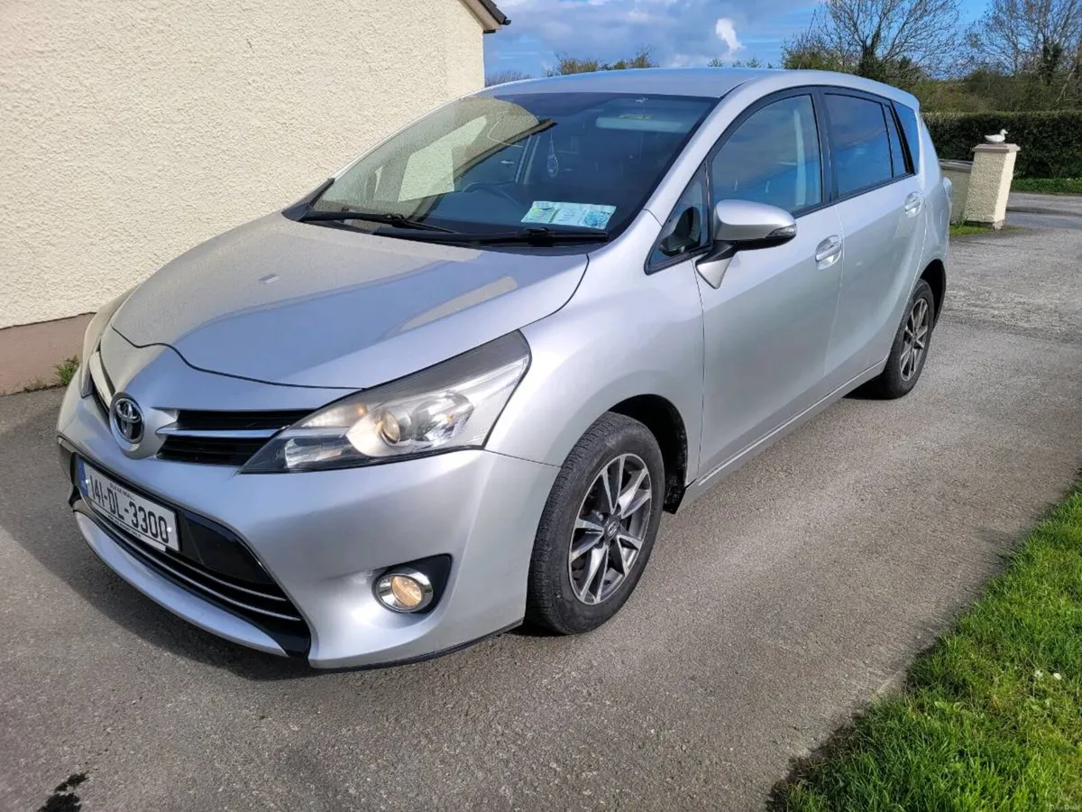 Toyota Verso 2014 7 seater - Image 1