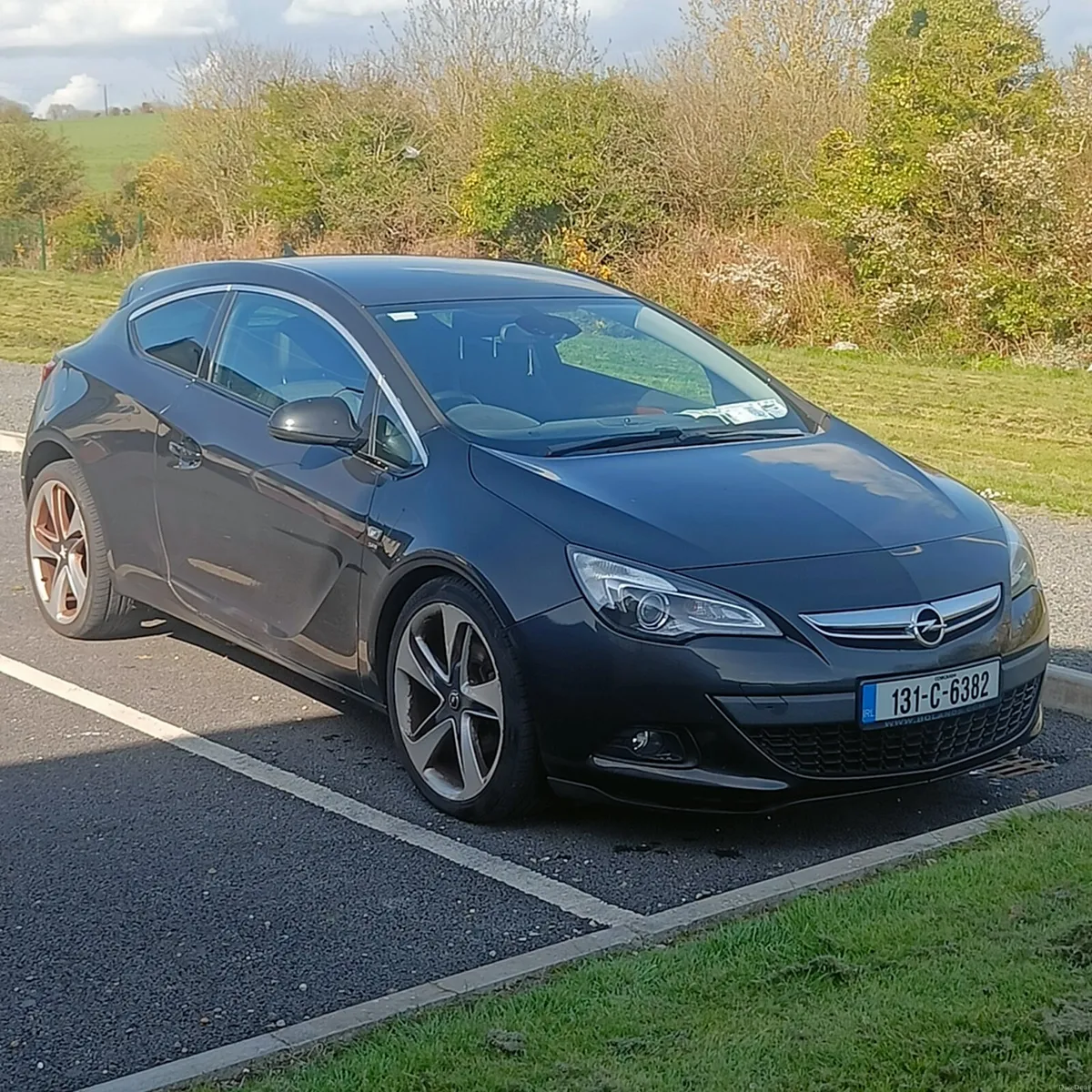 Opel Astra GTC Sri (needs repair) - Image 1
