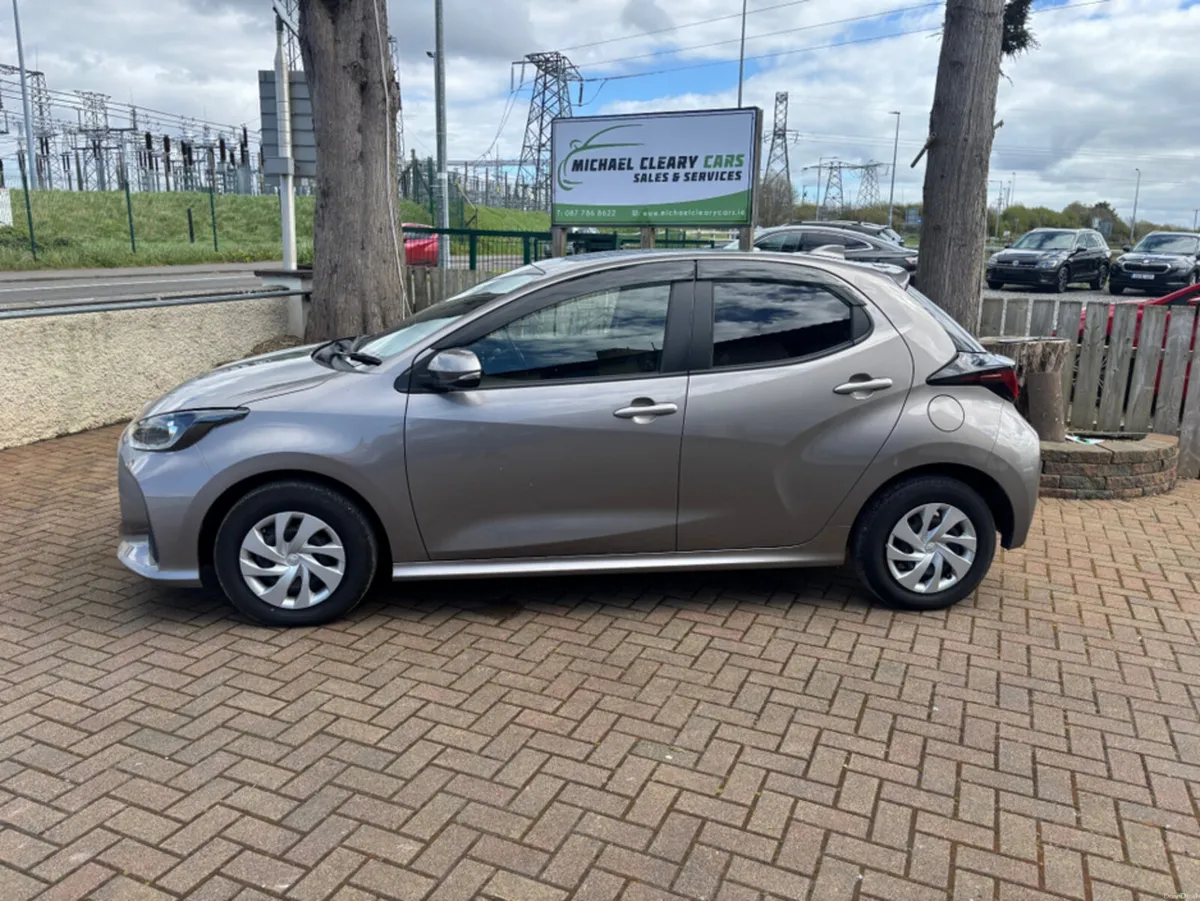 Toyota Yaris 1.0 automatic - Image 2