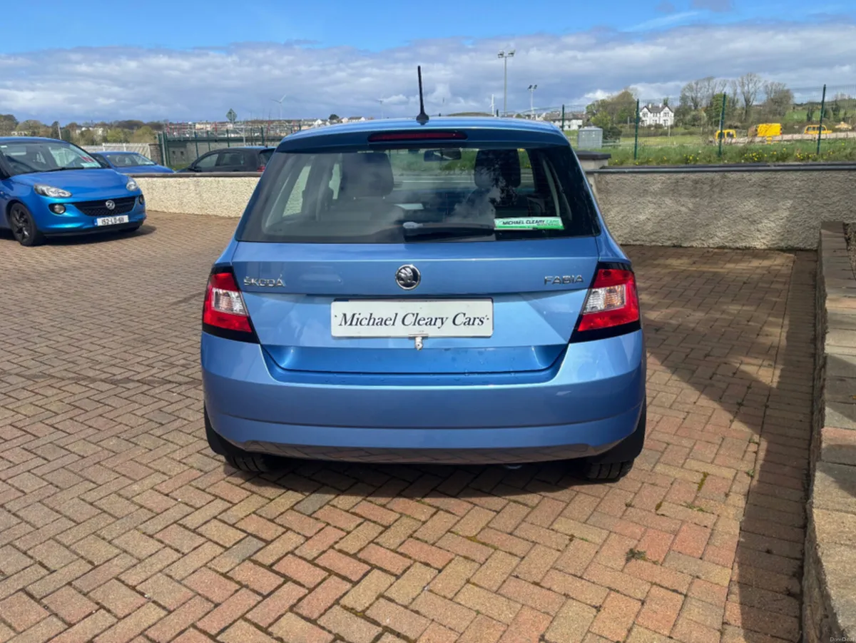 Skoda Fabia AMBITION 1.0 MPI 60HP 4DR - Image 6
