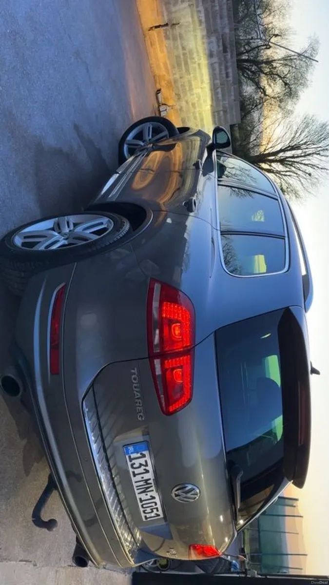 2013 Volkswagen Touareg Crewcab - Image 3