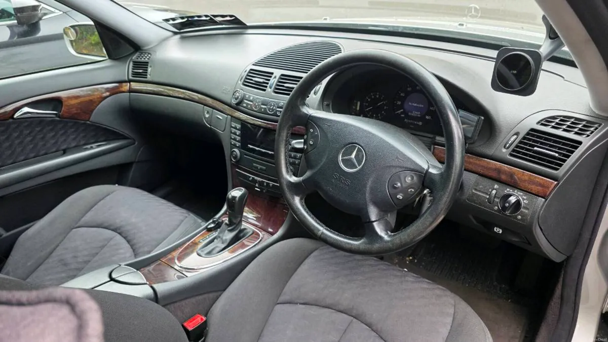 Mercedes e220 2024 - Image 3