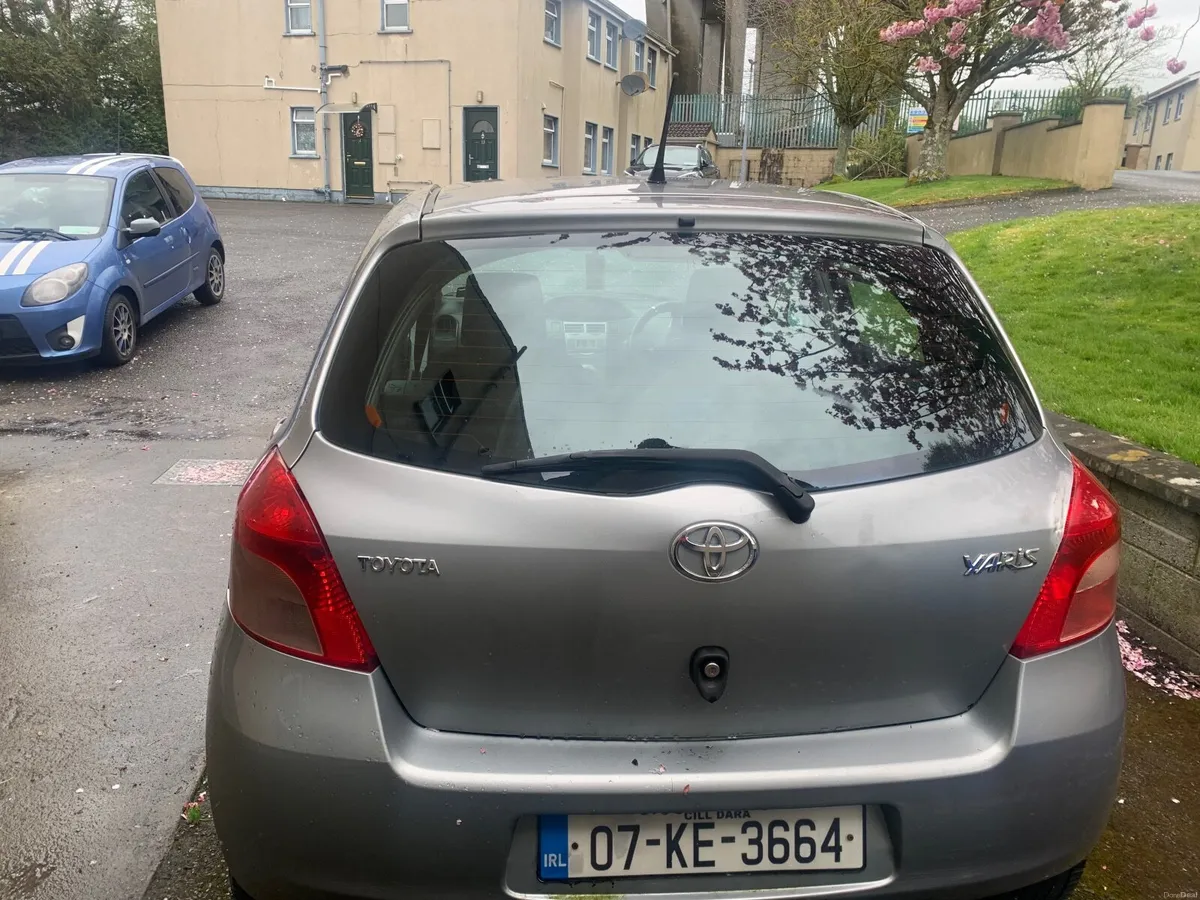 Toyota Yaris 2007 - Image 3
