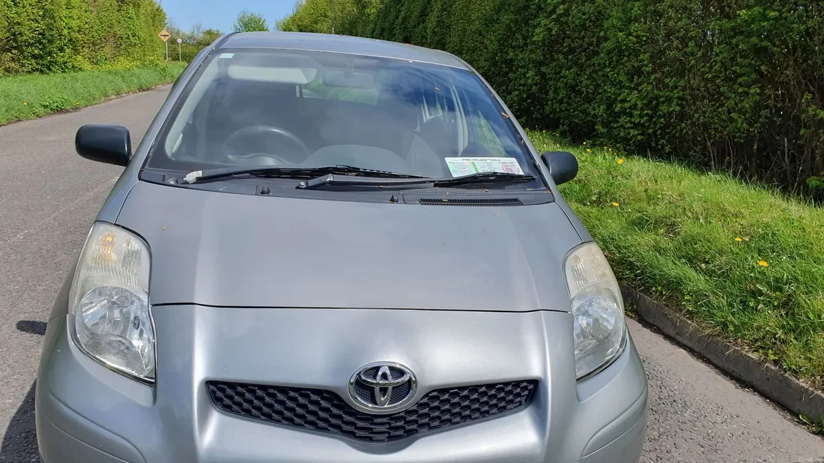 Toyota Yaris 2010 - Image 1