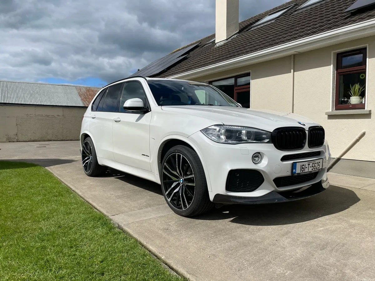 2016 BMW X5 xDrive40e m Sport - High Spec - Image 3