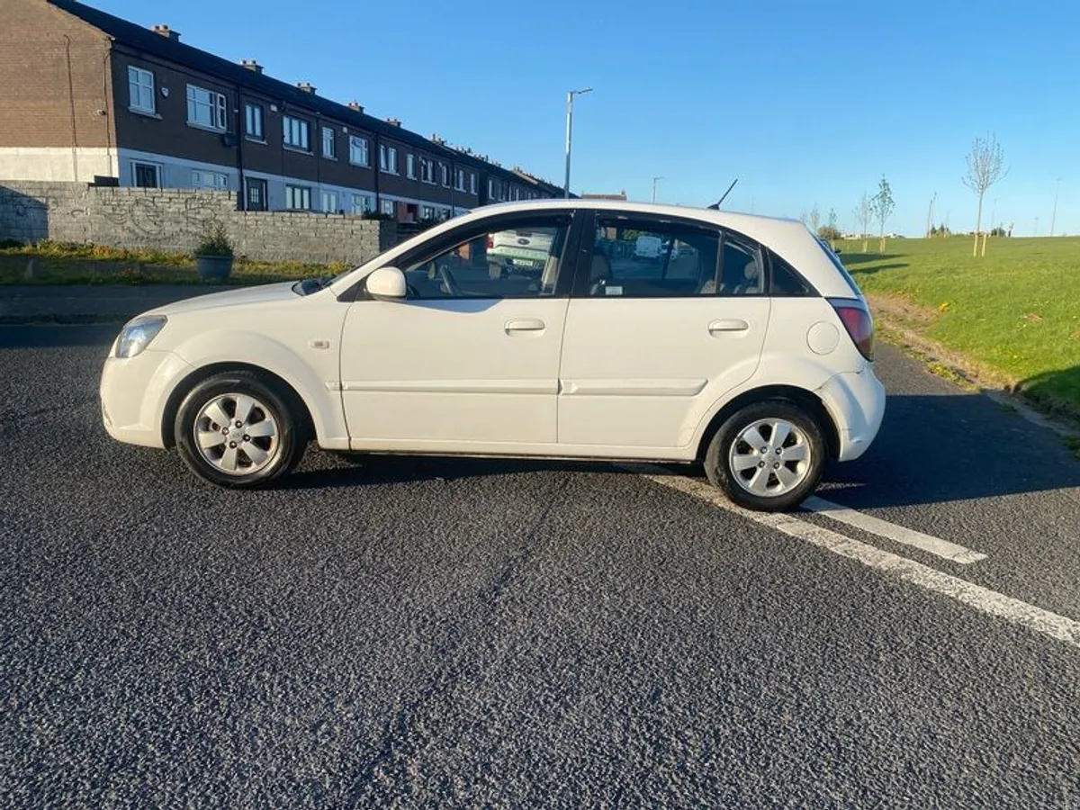 2011 Kia Rio Nct02/27 Tax 10/26 - Image 3