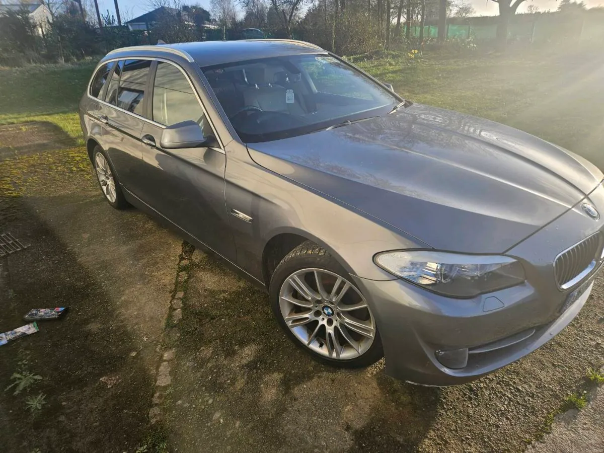 BMW 5 Series - Image 2