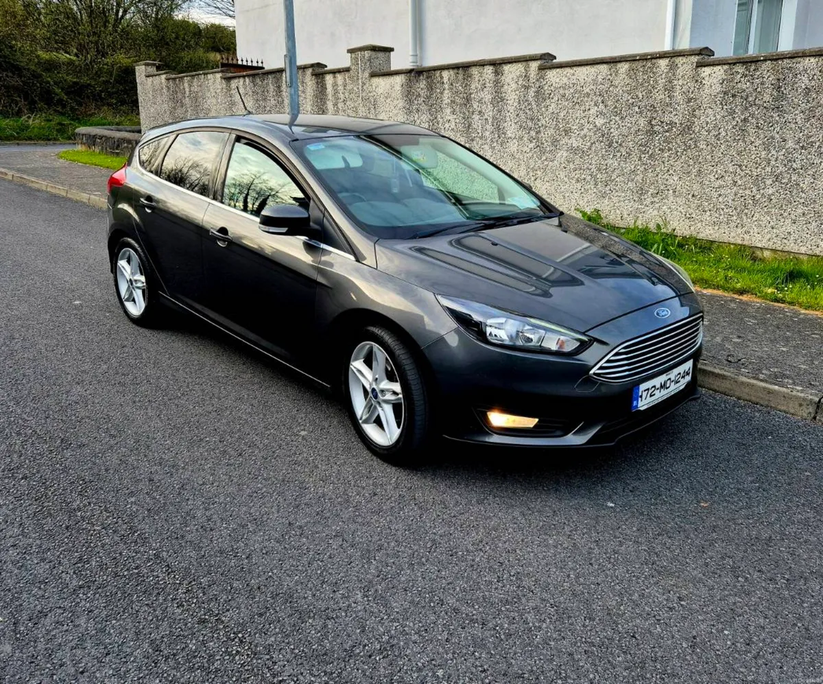 2017 FORD FOCUS (LOW MILEAGE) - Image 1