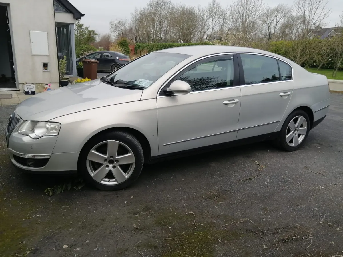Volkswagen Passat 2010 - Image 4