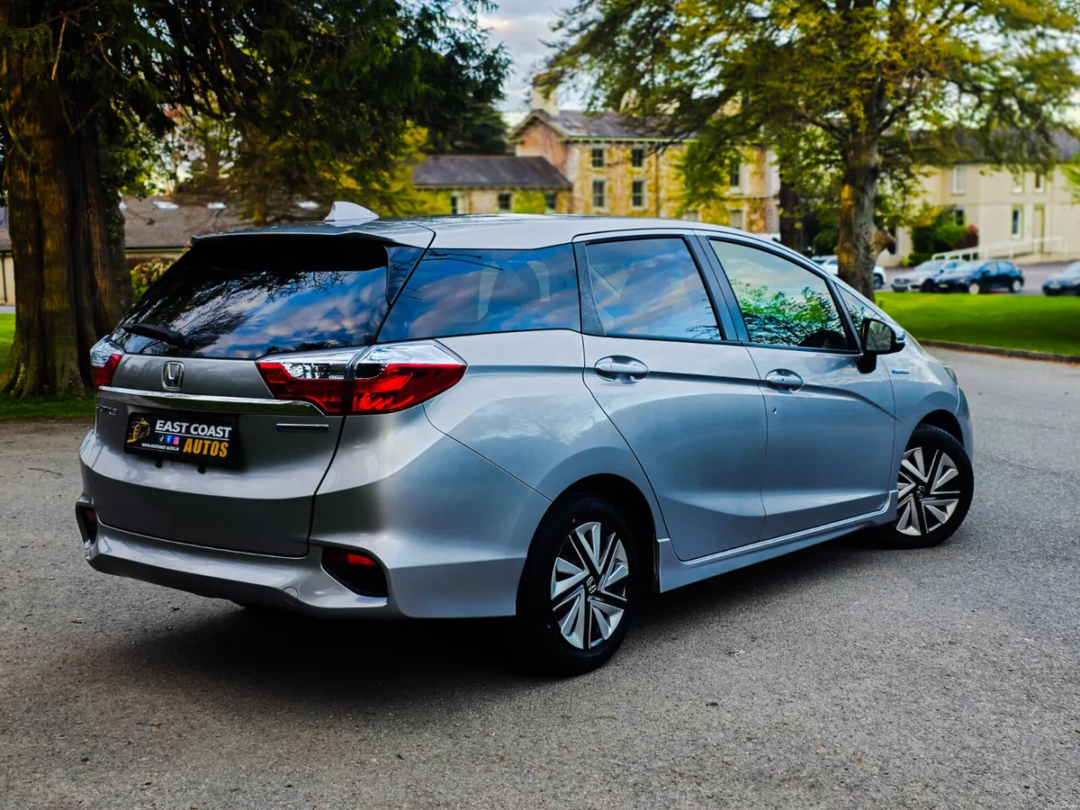 2018 Honda Shuttle 1.5 Petrol Hybrid Auto Top Spec - Image 3