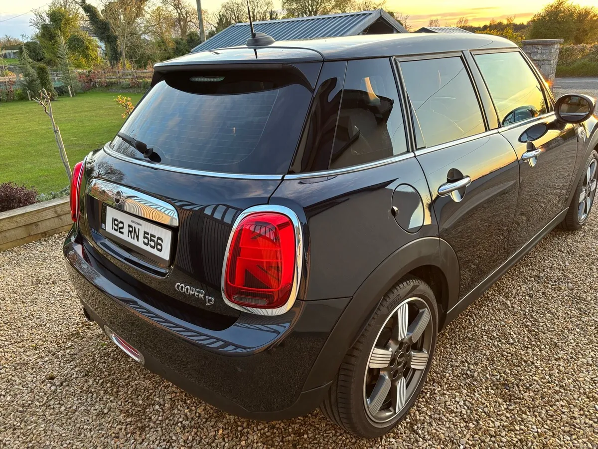 Mini Cooper D 60TH ANNIVERSARY EDITION - Image 3