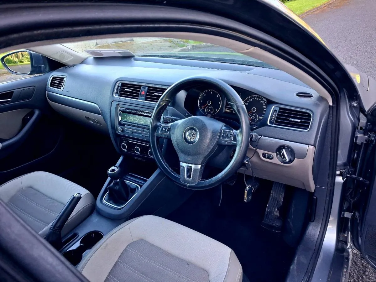 VW JETTA 11 1.6 TDI NCT +TAX MODEL HIGLINE - Image 4
