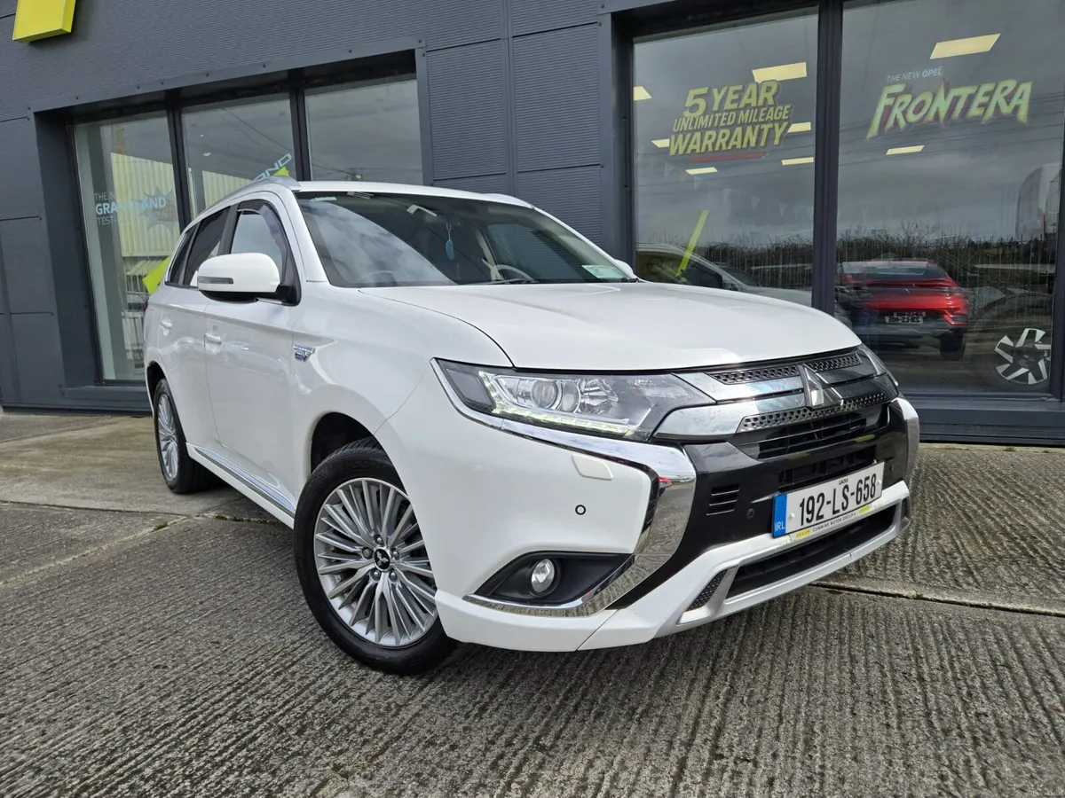 Mitsubishi Outlander 2.4L Plug-in EV Intense - Image 1