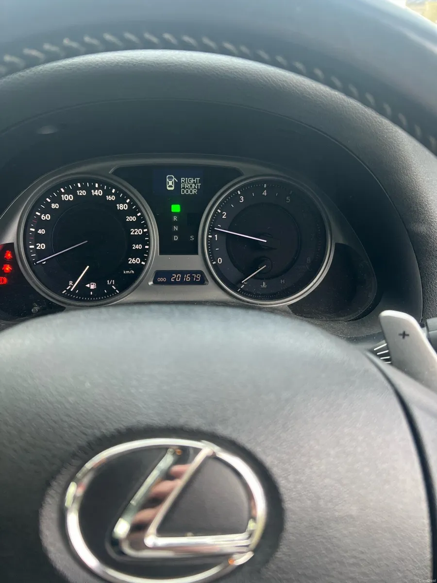 Lexus is 250 - Image 3