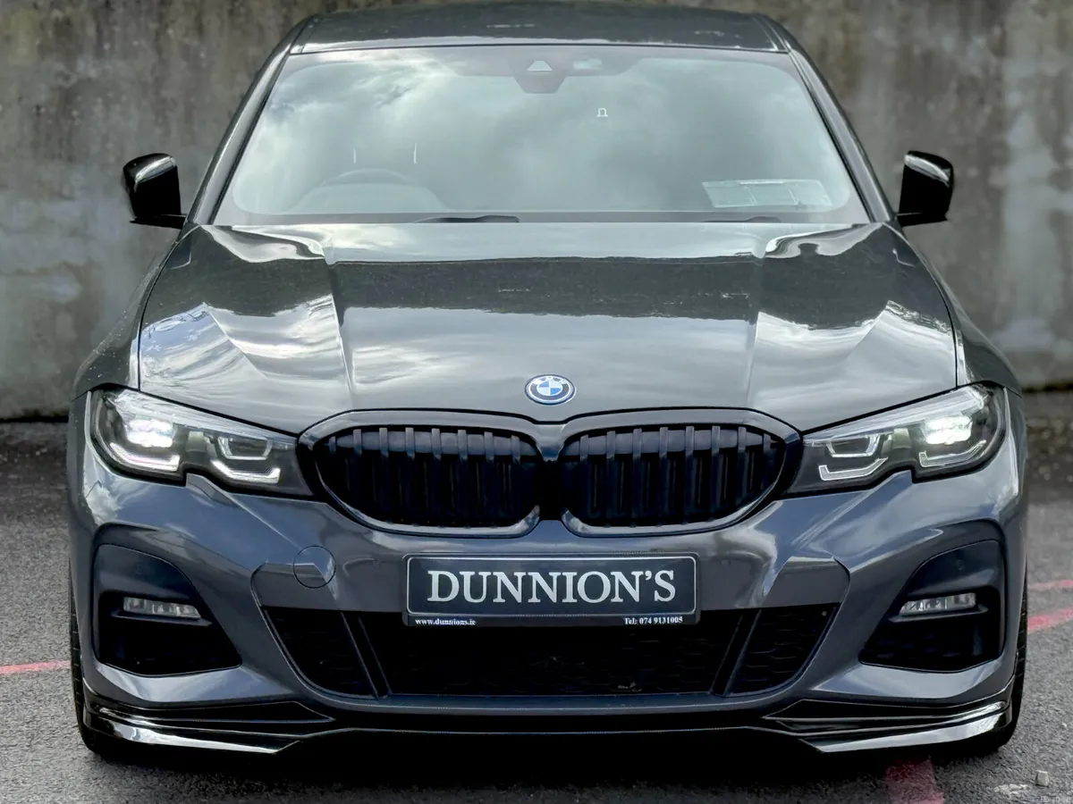 BMW 3-Series 2022 330E M SPORT PRO*20" ALLOYS* - Image 3