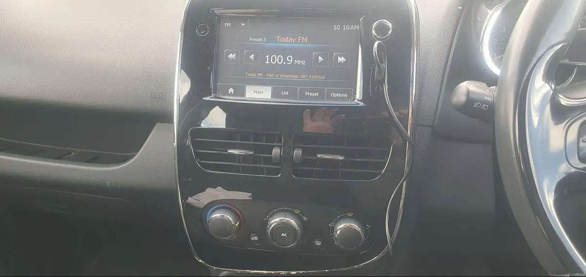 Renault Clio 2015 5 door hatch Nct 6/27 - Image 2