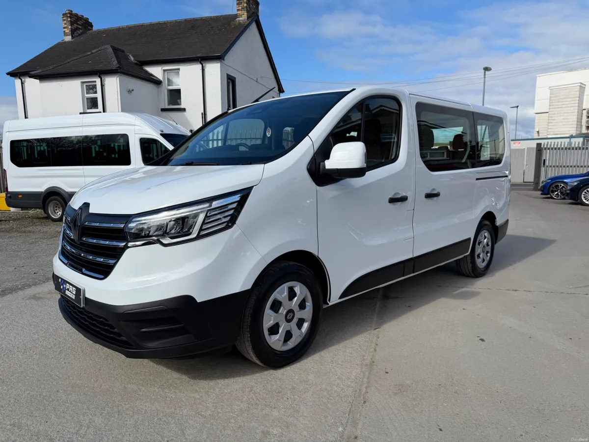2025 RENAULT TRAFIC AUTO 9 SEATER - Image 1