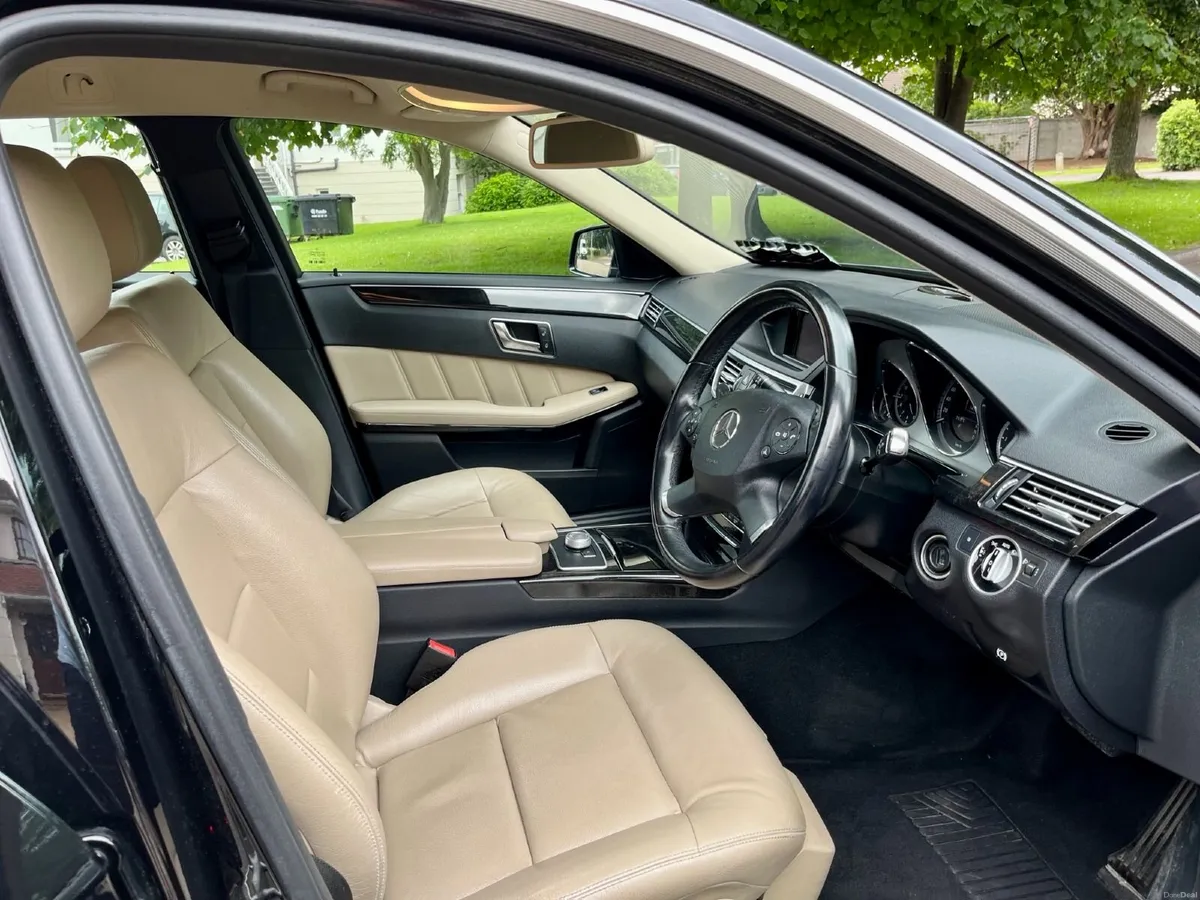 Mercedes-Benz E-Class 2012 - Image 2