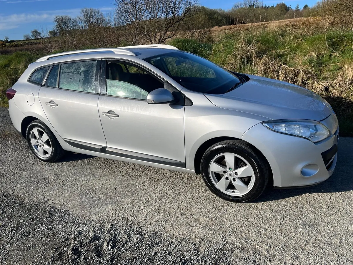 Renault Megane 2011 - Image 1
