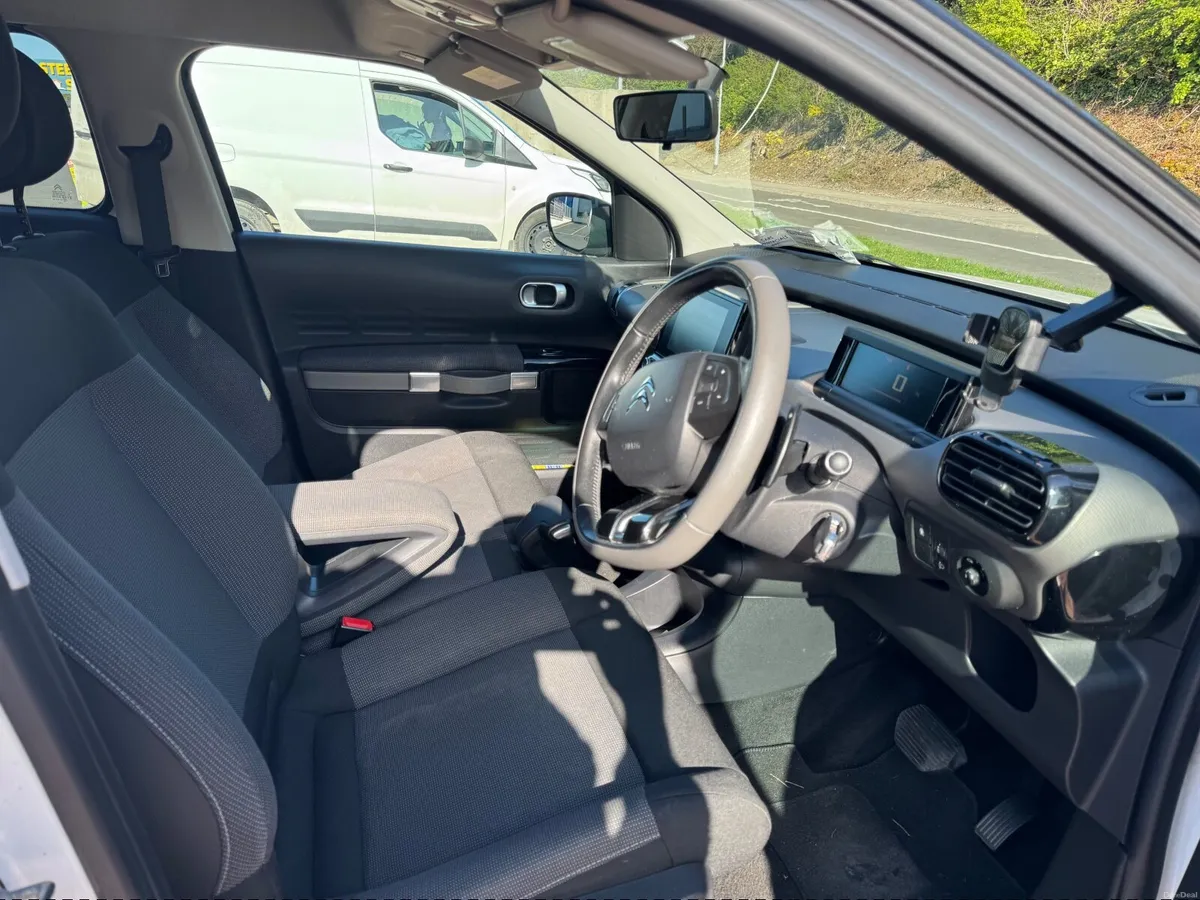 Citroen C4  Cactus 2017 Auto transmission - Image 3