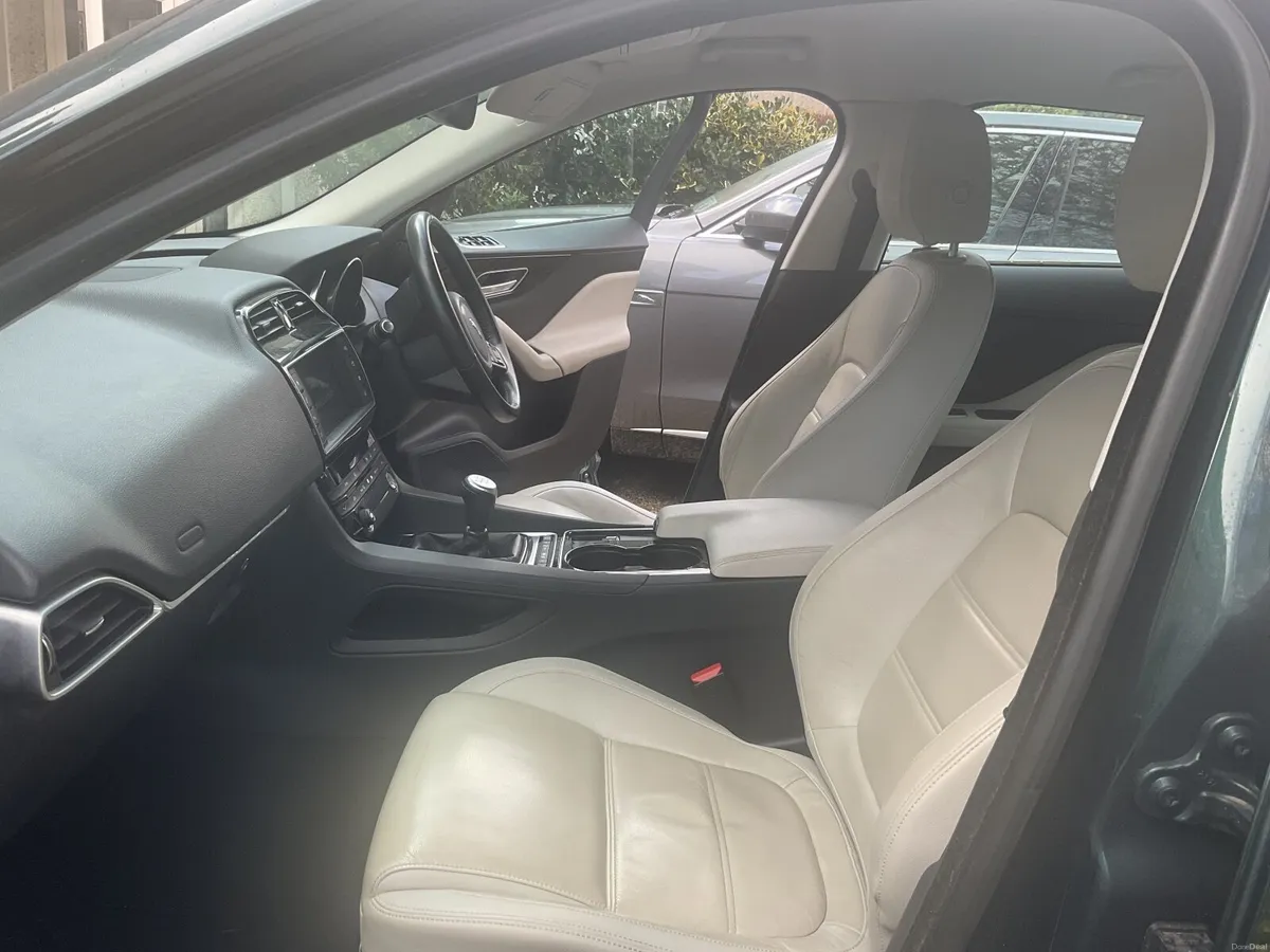 Jaguar F-Pace 2016 - Image 3