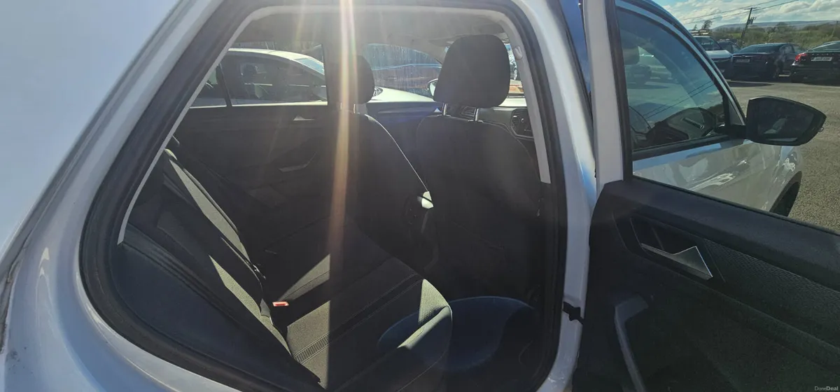 Volkswagen T-Roc 2019 - Image 6