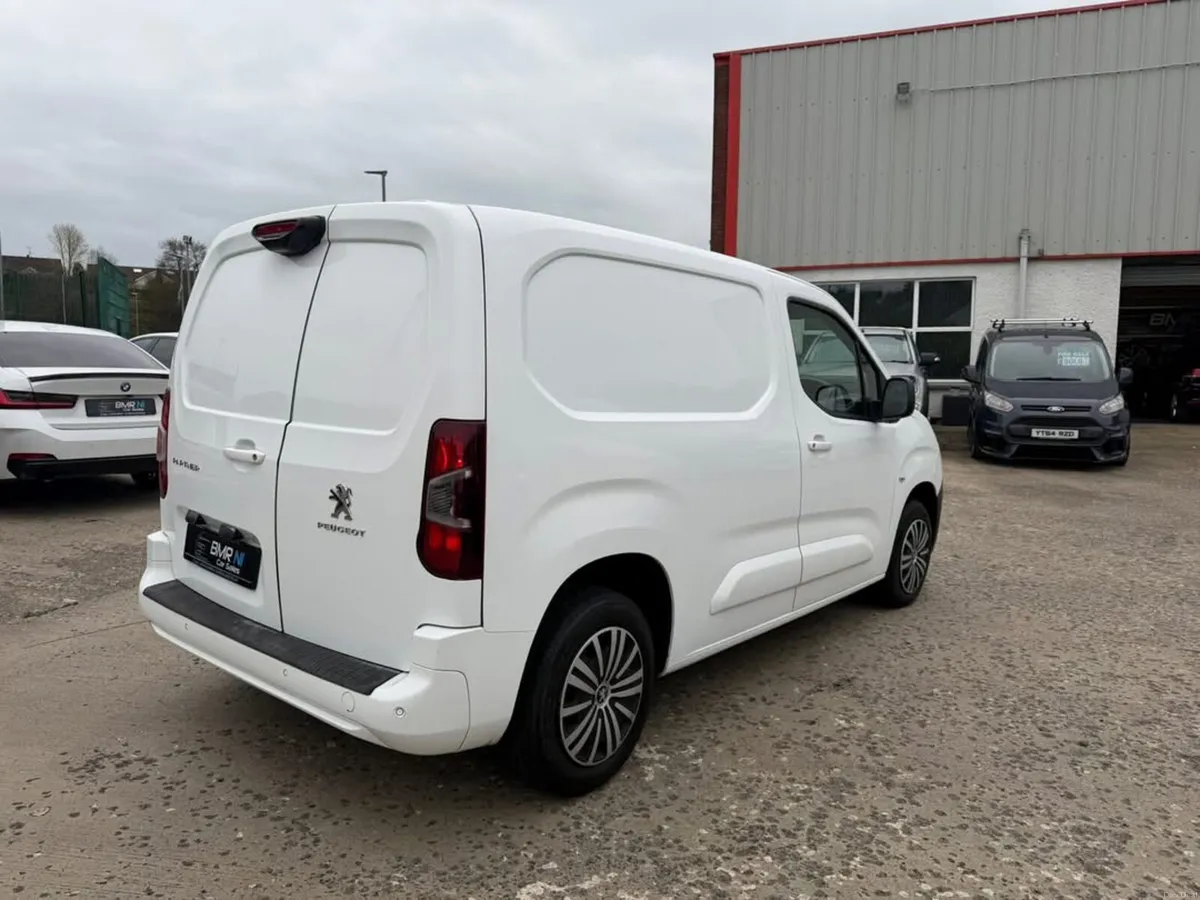 2019 PARTNER 1.6 HDI Top Spec Model - Image 3